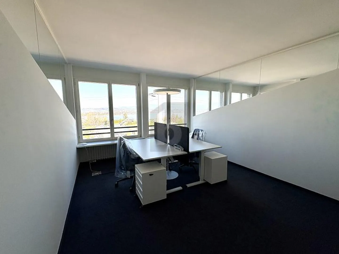 Office 1 room - Photo 2 of 5