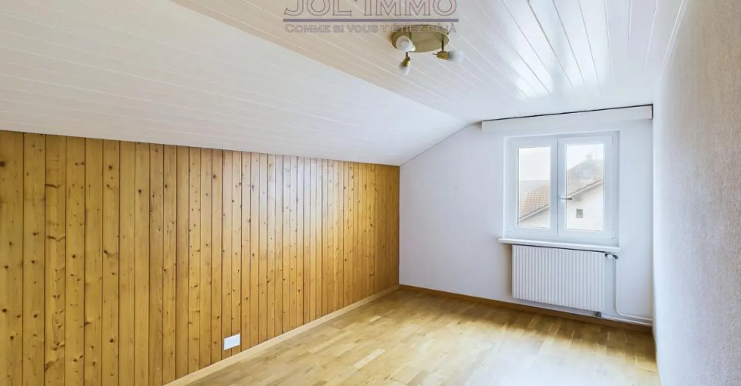 Charming 3.5 Room Apartment - Photo 7 of 13