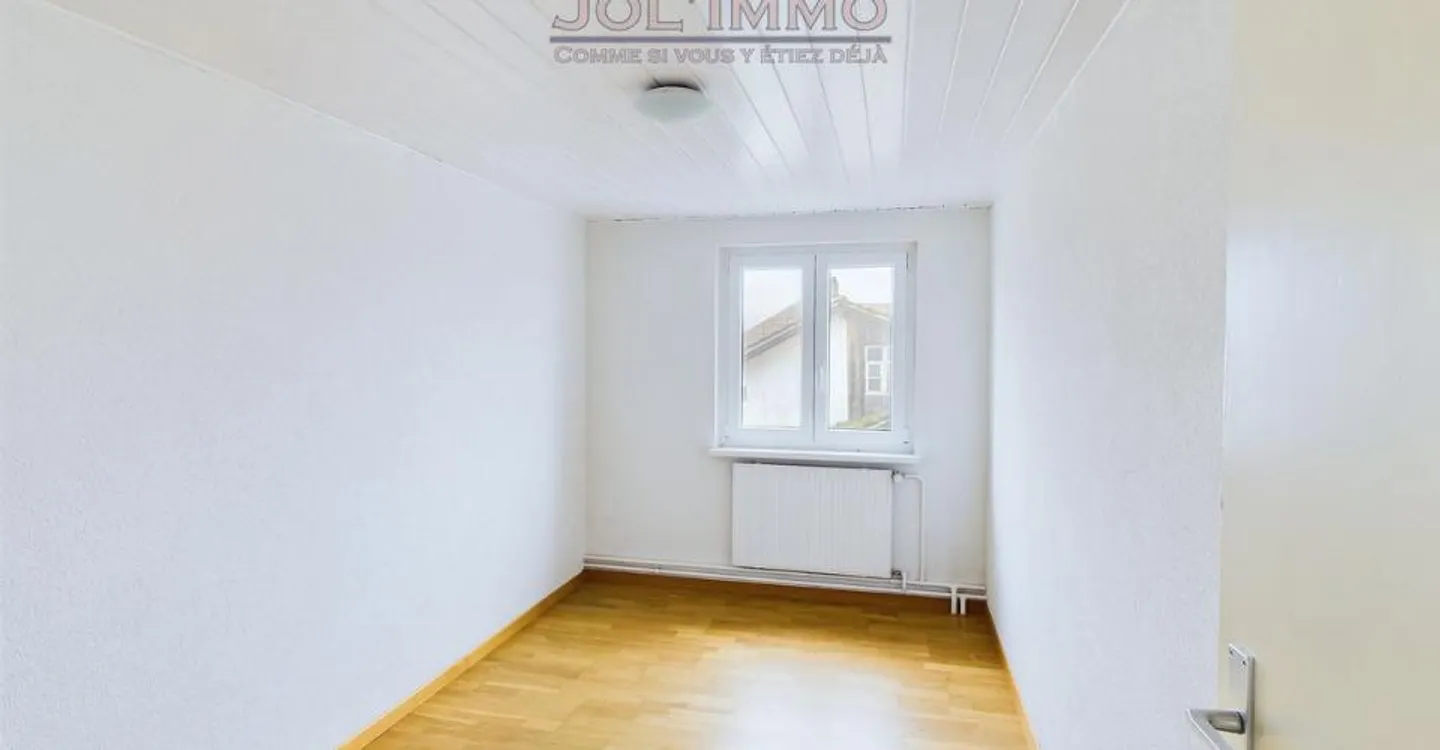 Charming 3.5 Room Apartment - Photo 10 of 13