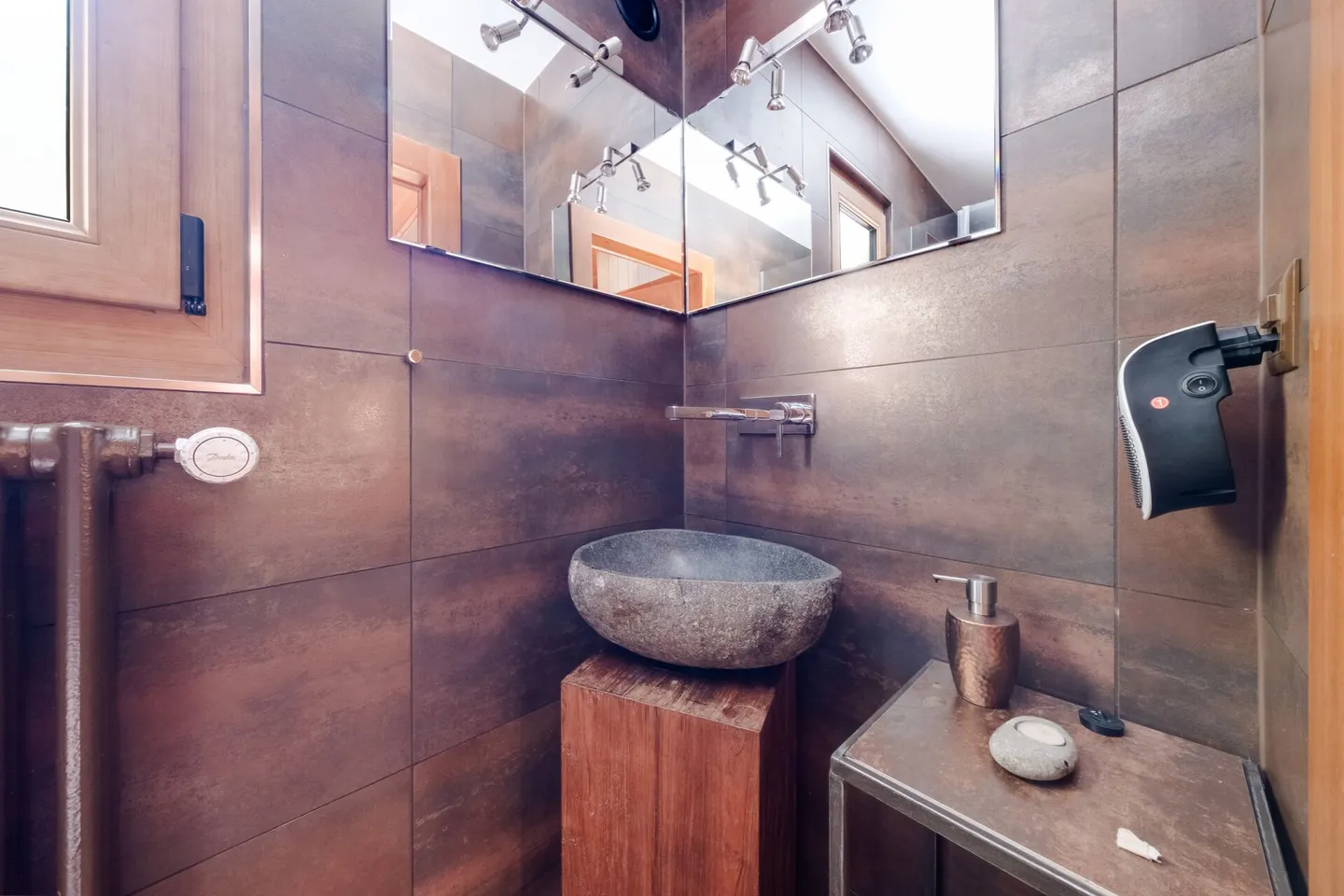 Chalet individuel de 9 pièces entièrement rénové en 2012 - Foto 9 von 29