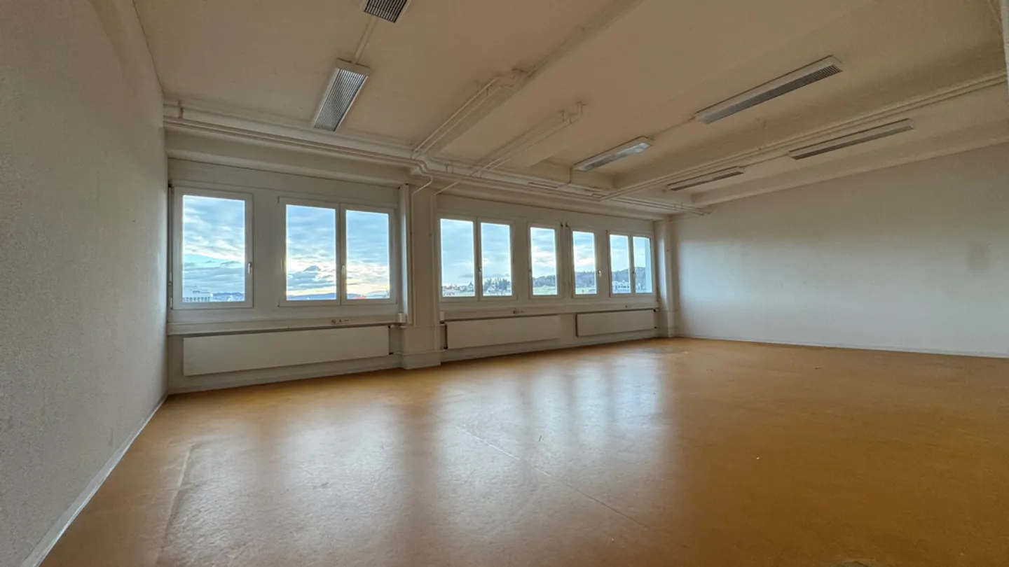 Helle, grosszügige Bürofläche mit guter Verkehrsanbindung - Foto 4 von 6