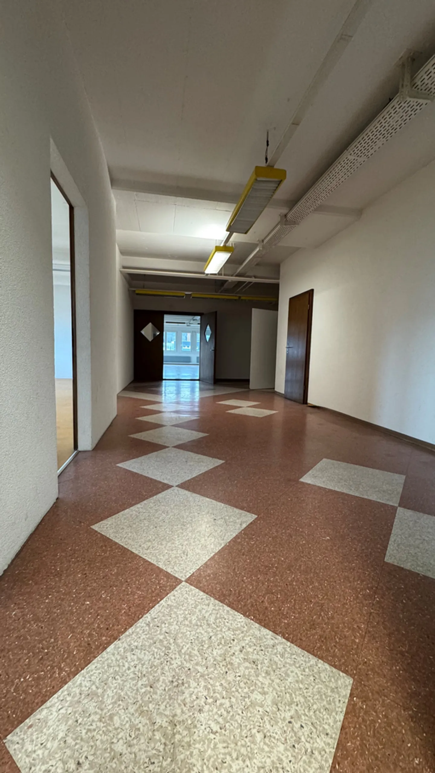 Helle, grosszügige Bürofläche mit guter Verkehrsanbindung - Foto 6 von 6