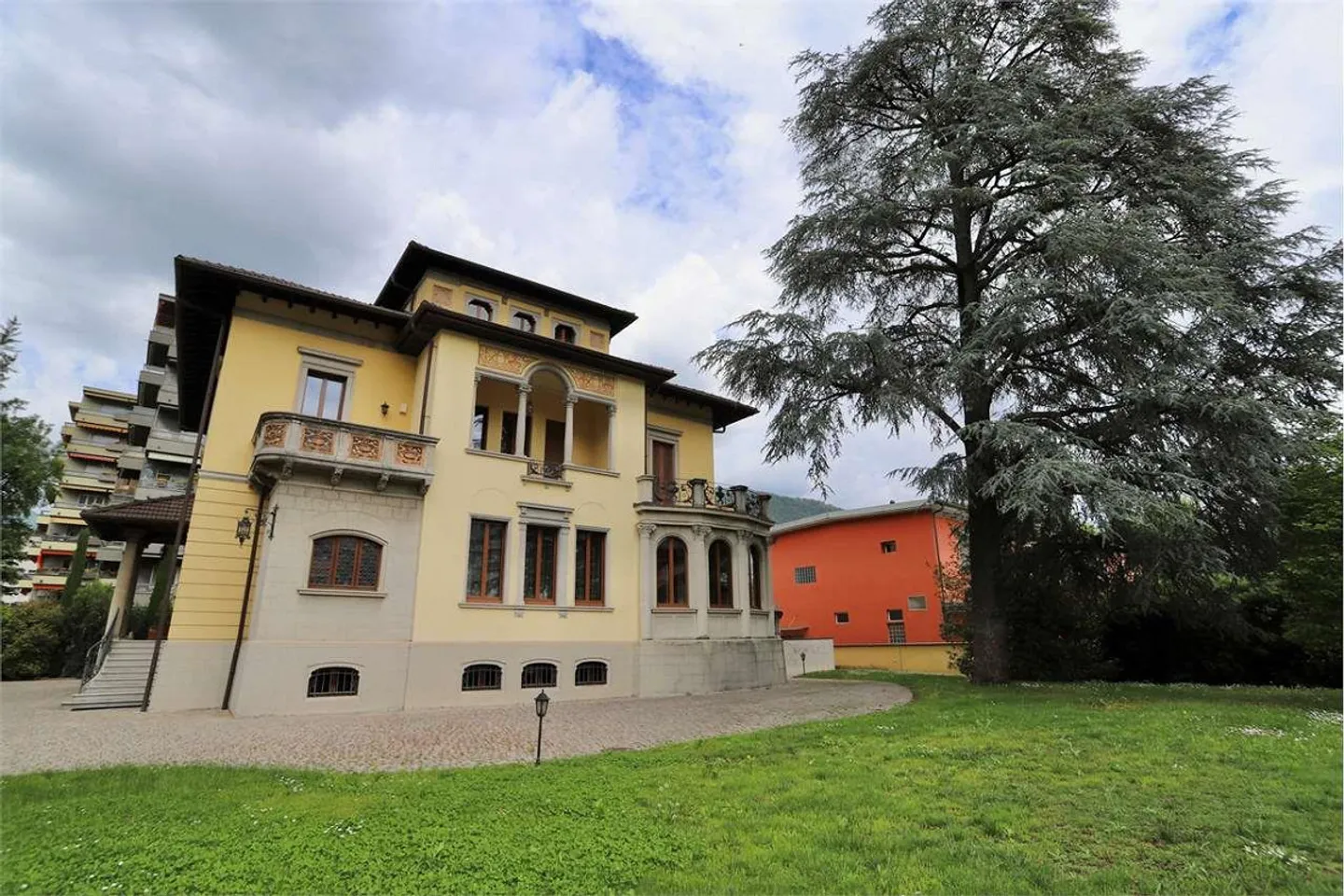 Villa in stile Liberty - Foto 4 di 11