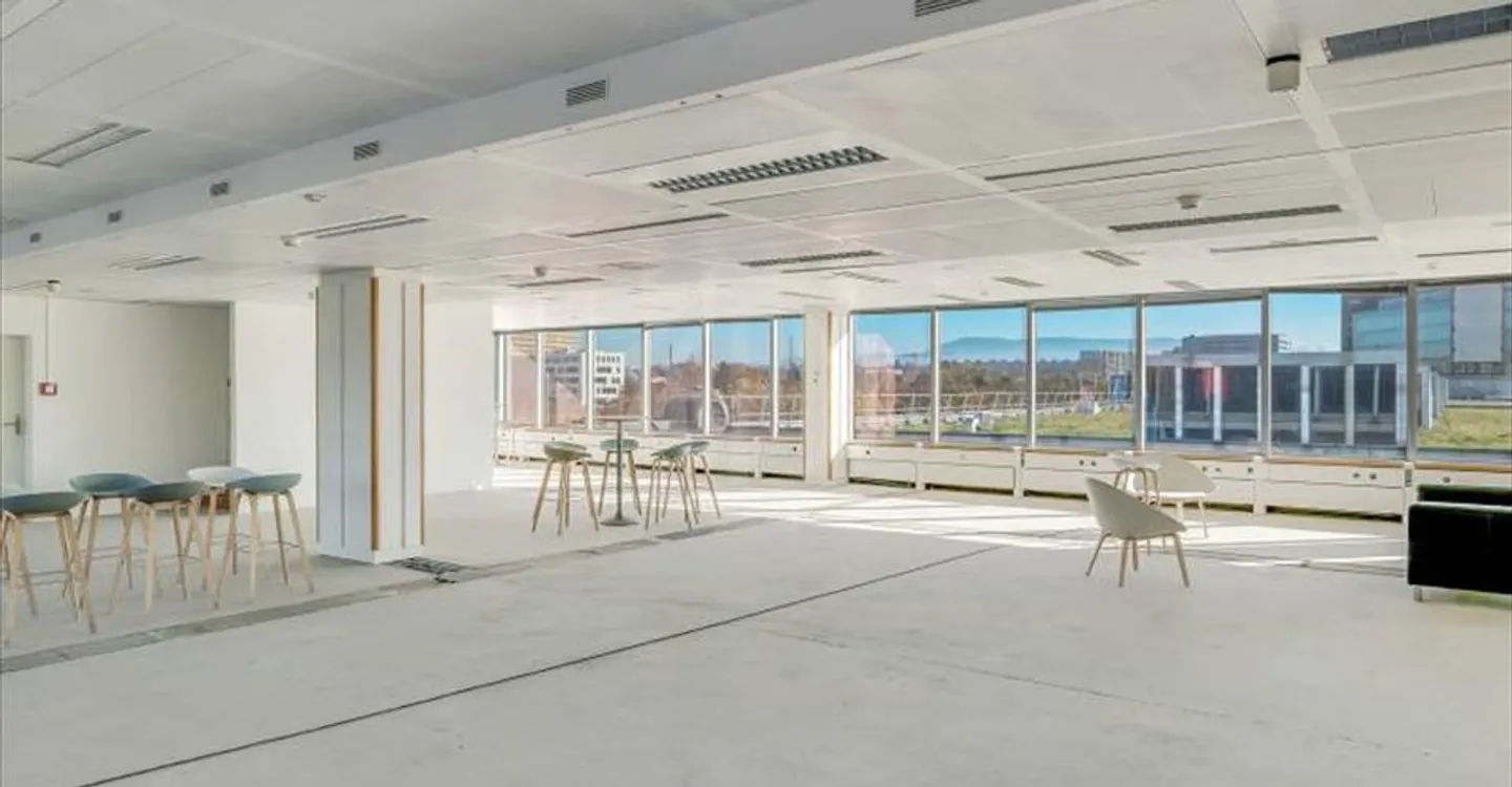 Bureau à louer - Photo 2 sur 8