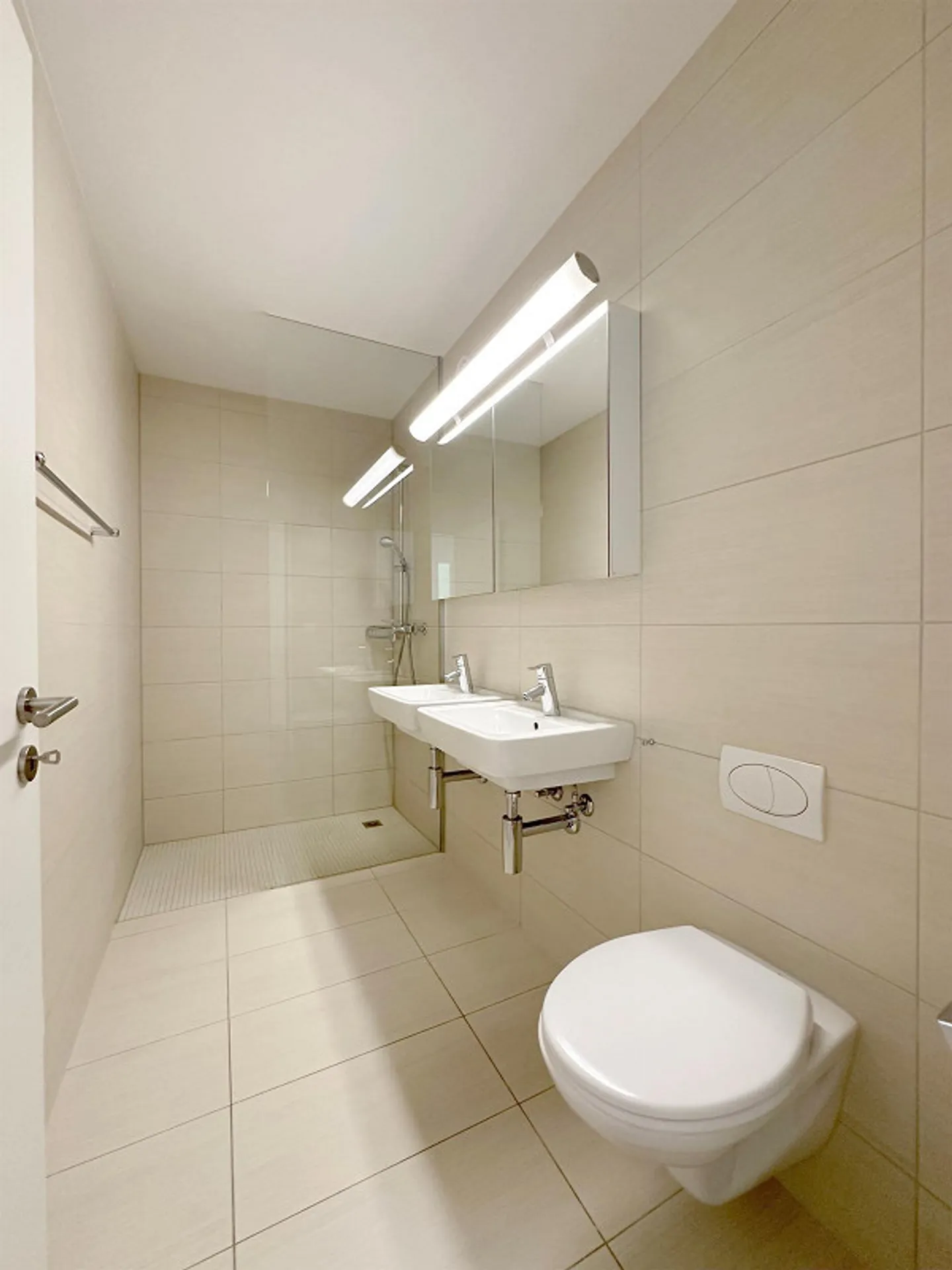 Spacious Apartment with Great Views - Photo 9 of 12