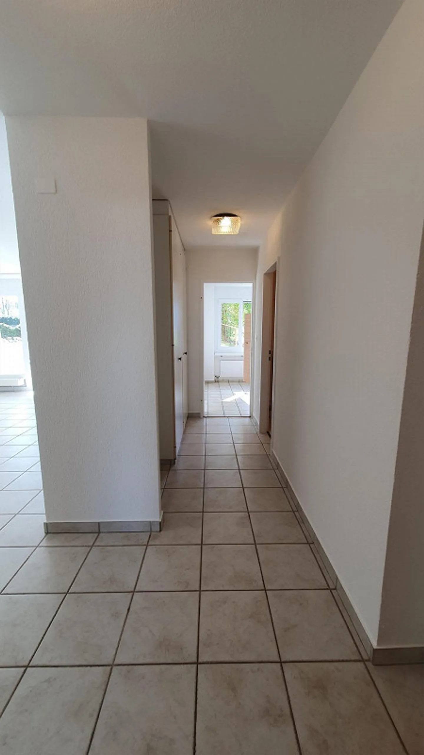 Cozy 3.5 room apartment in a central location - Photo 4 of 8