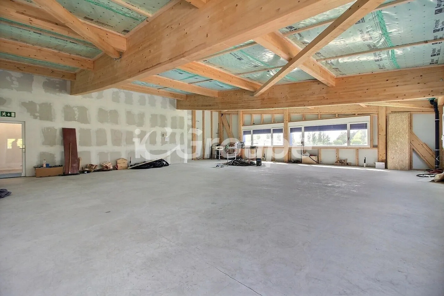 New commercial hall for rent on Route de la Californie 46. - Photo 6 of 8