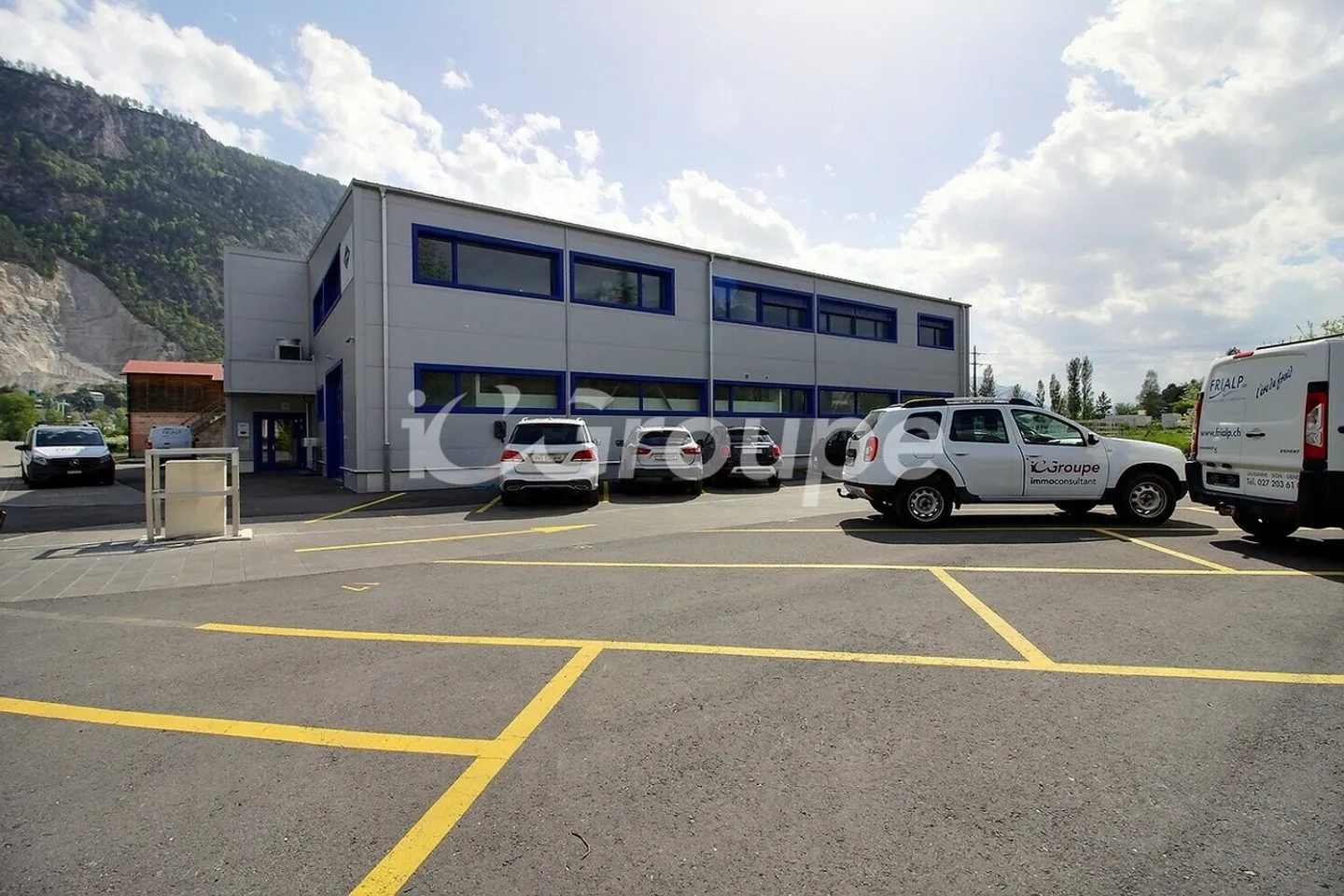 New commercial hall for rent on Route de la Californie 46. - Photo 8 of 8