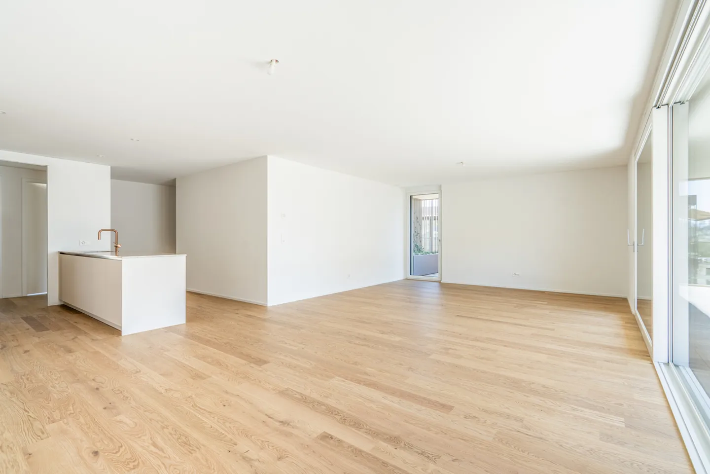 4.5 Room New Apartment with a Spacious Balcony - Photo 2 of 7