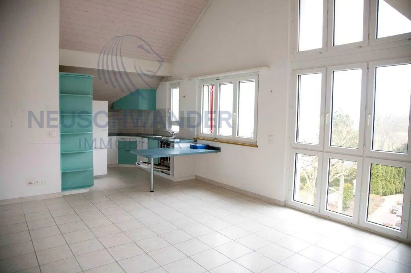 Dachwohnung mit Wintergarten und grosser Terrasse - Foto 4 von 12