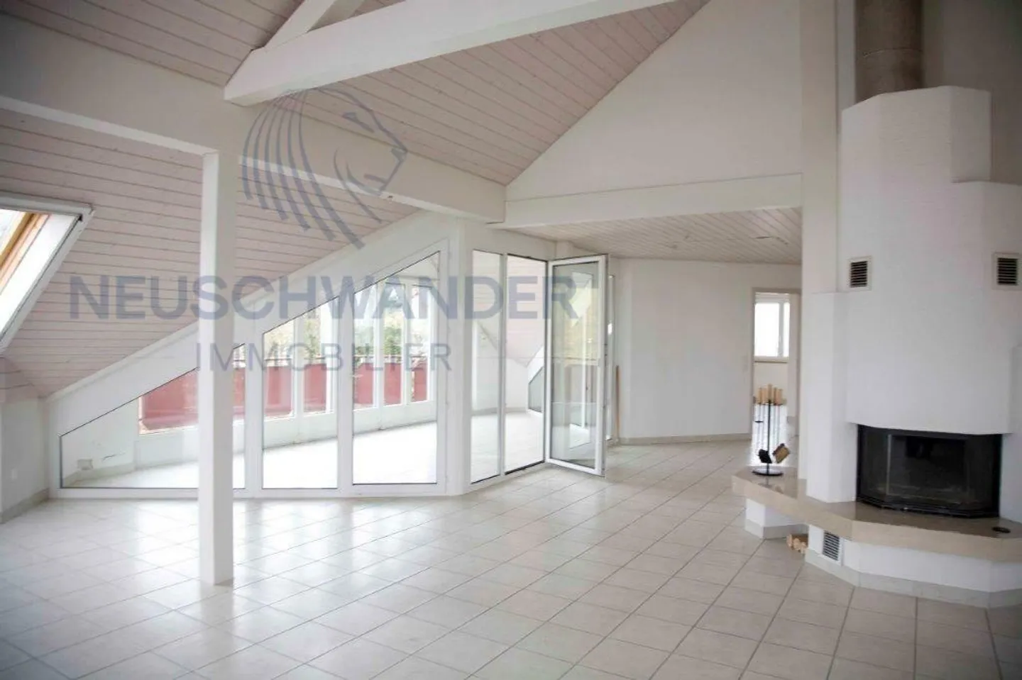 Dachwohnung mit Wintergarten und grosser Terrasse - Foto 5 von 12