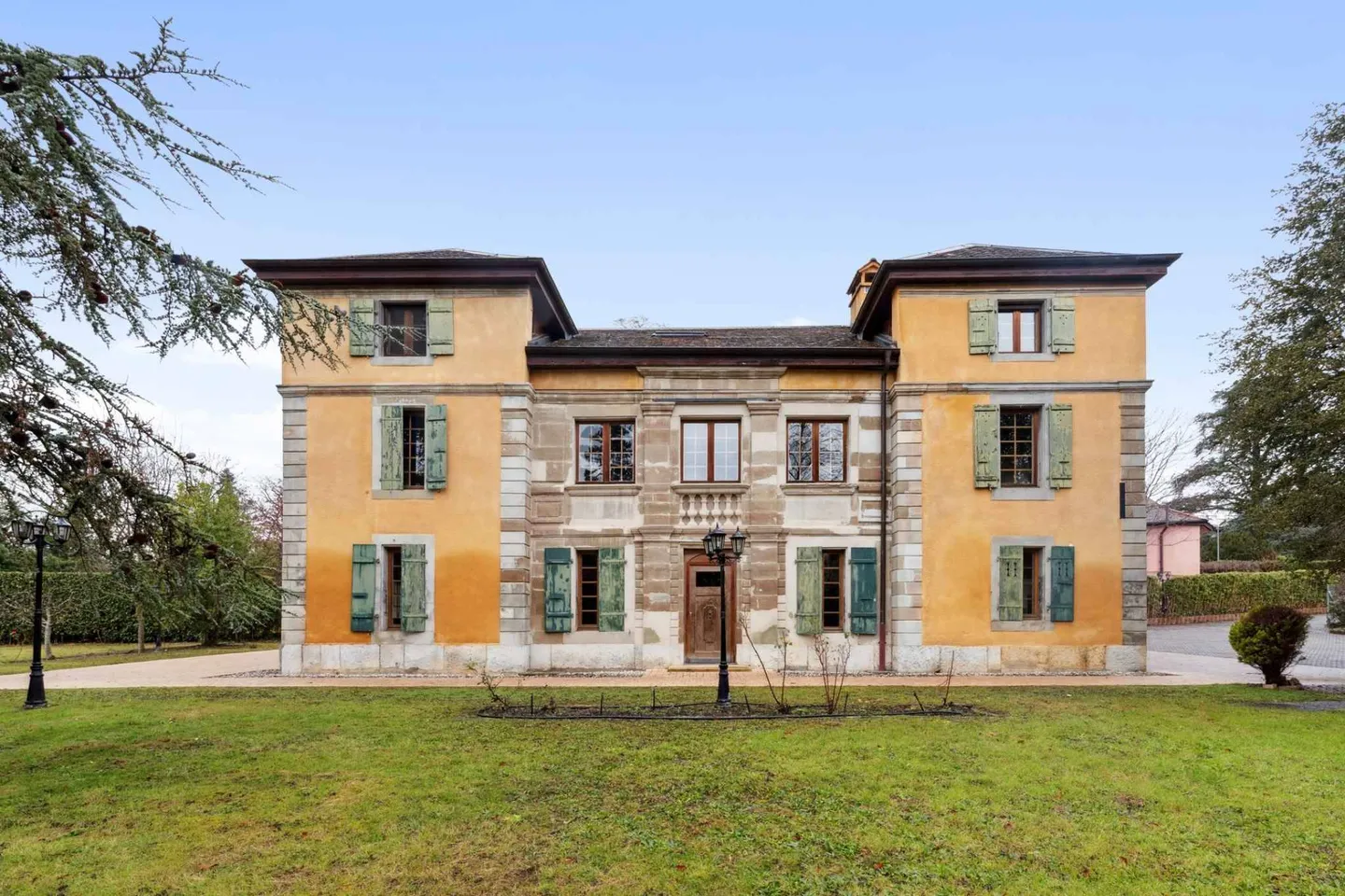 Herrliches Landhaus in der Nähe internationaler Organisationen - Foto 1 von 7