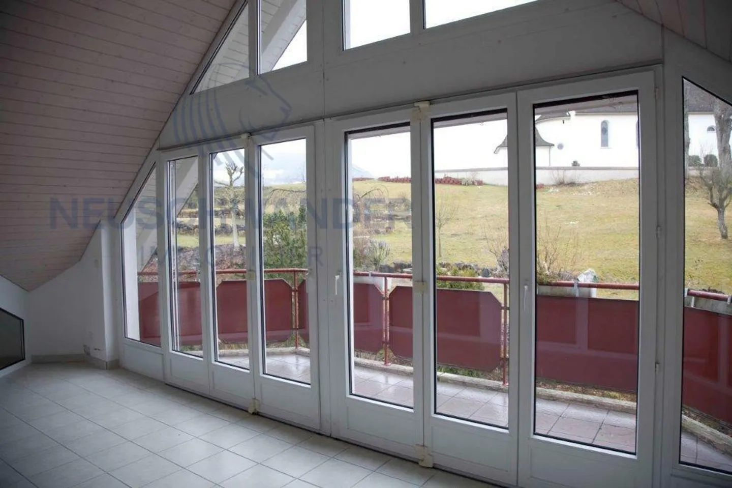 Dachwohnung mit Wintergarten und grosser Terrasse - Foto 6 von 12