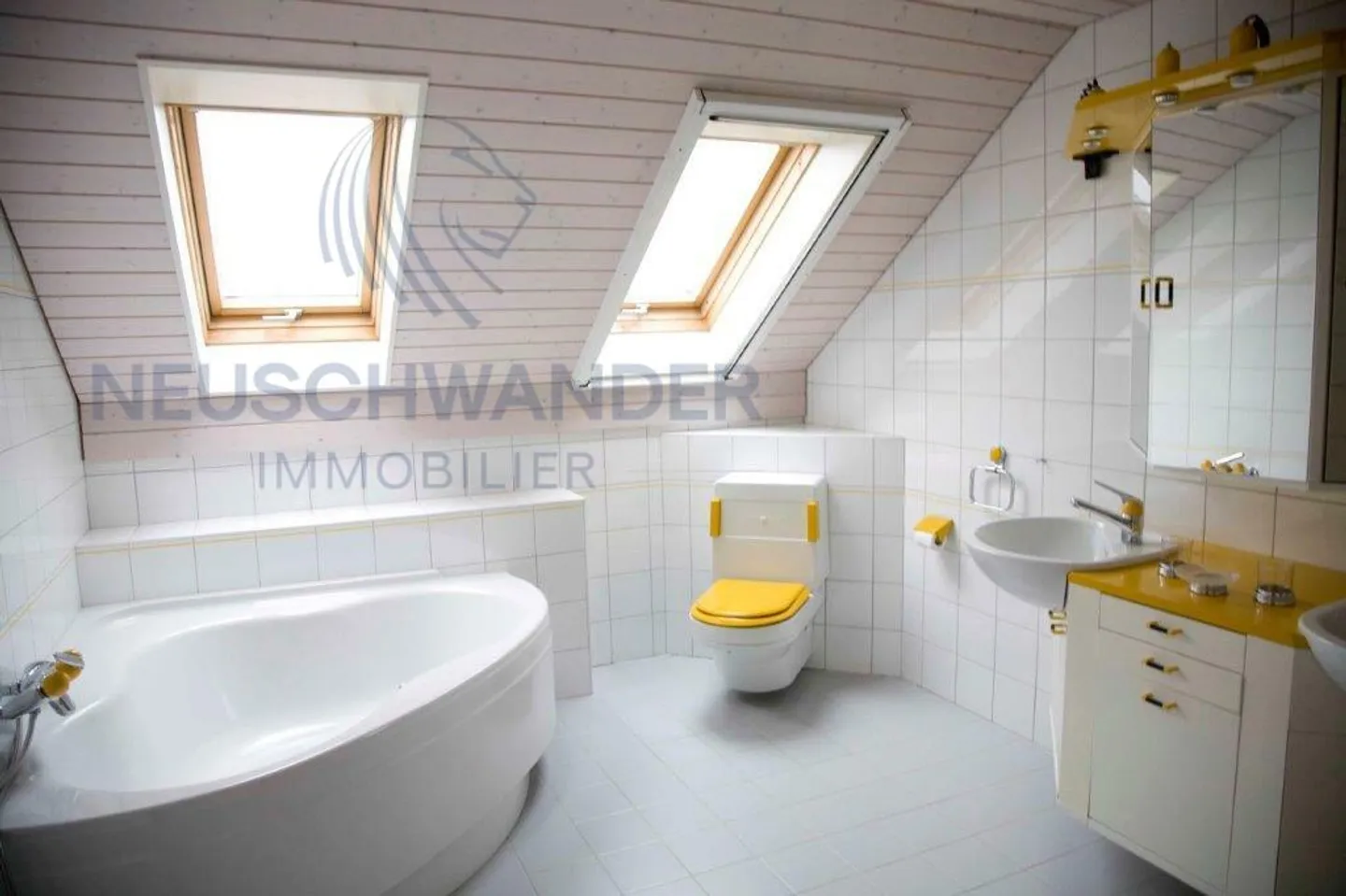 Dachwohnung mit Wintergarten und grosser Terrasse - Foto 8 von 12