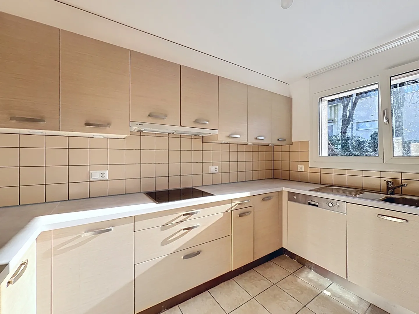 Charming Villa in Chambésy - Photo 2 of 14