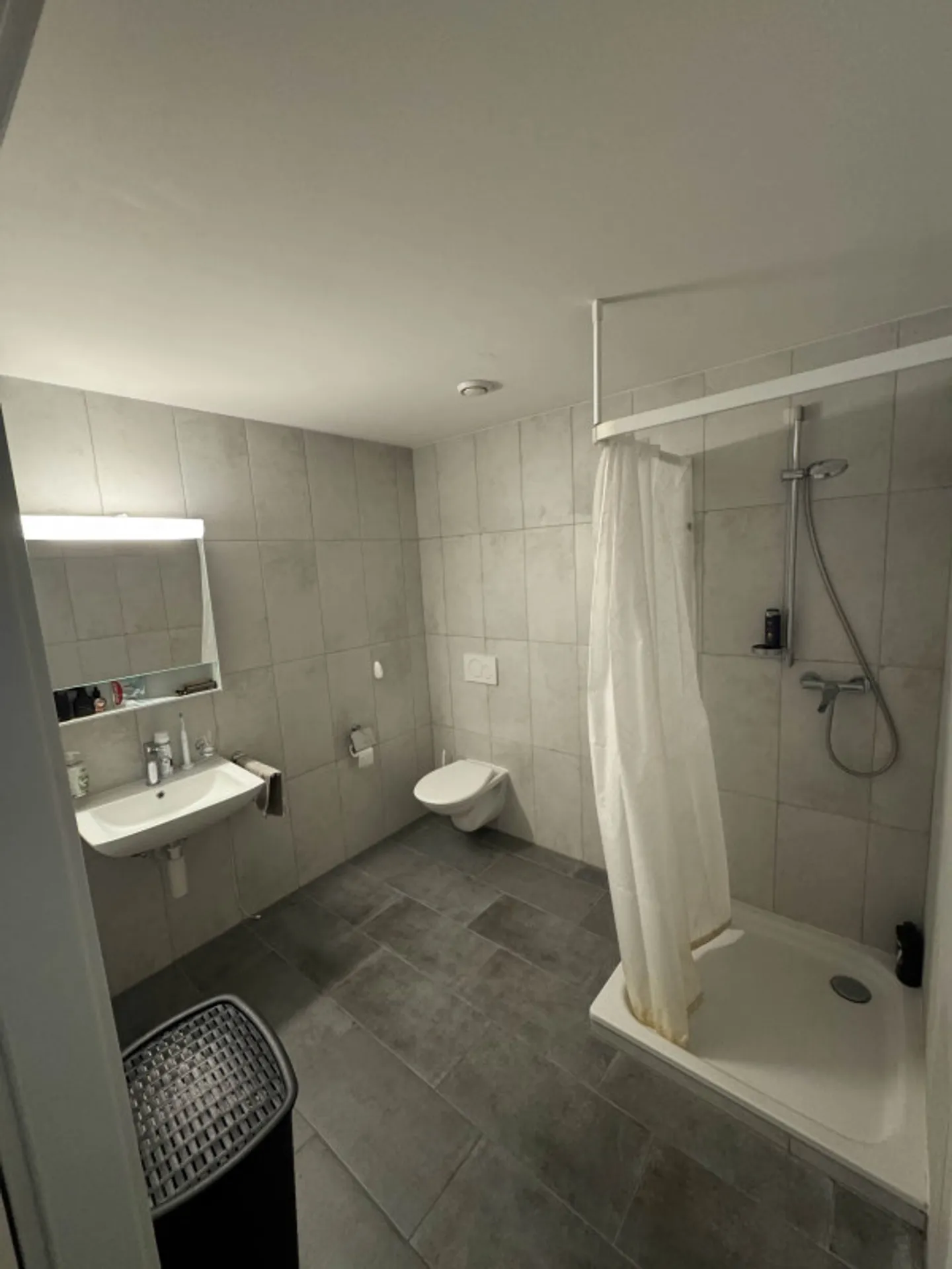 Studio dans le centre de Neuchâtel - Photo 3 sur 3