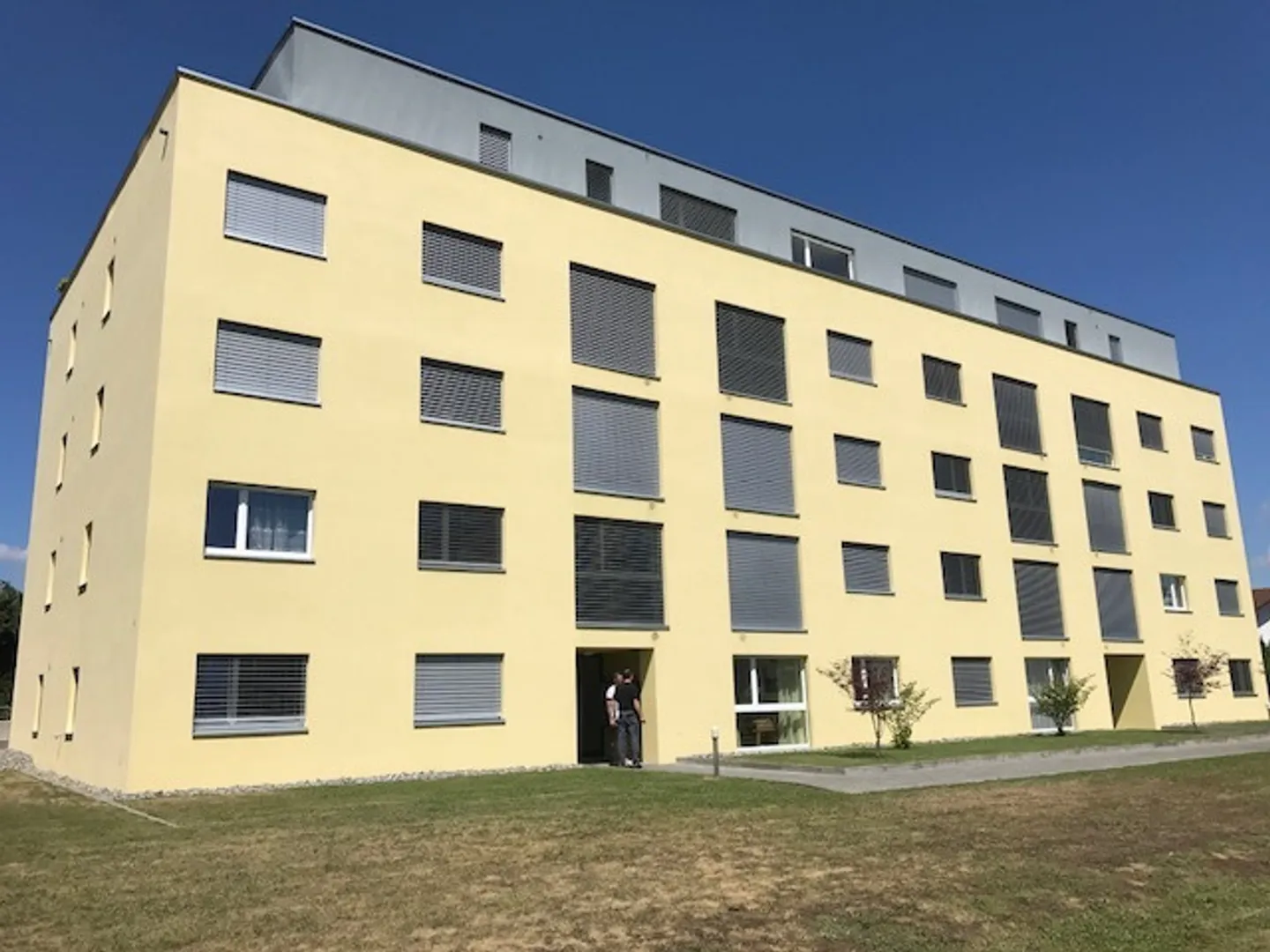 EINSTELLHALLENPLÄTZE ZU VERMIETEN! - Foto 1 von 1