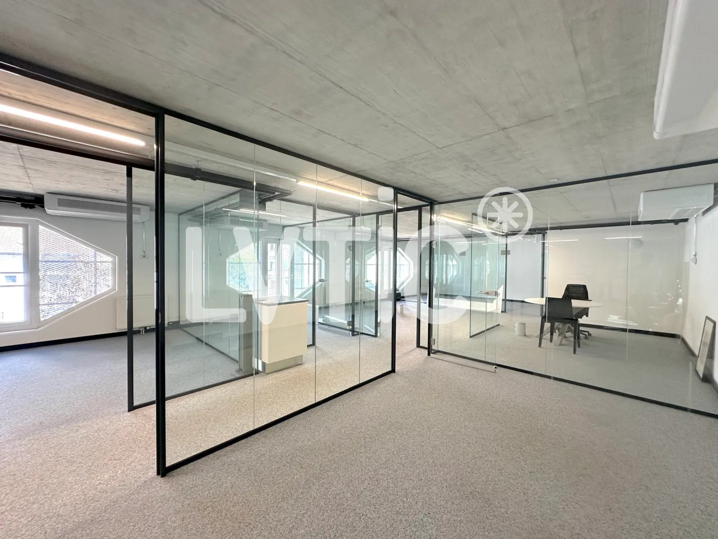 Uffici, locali di 325 m2 in affitto a Yverdon-les-Bains - Foto 2 di 7