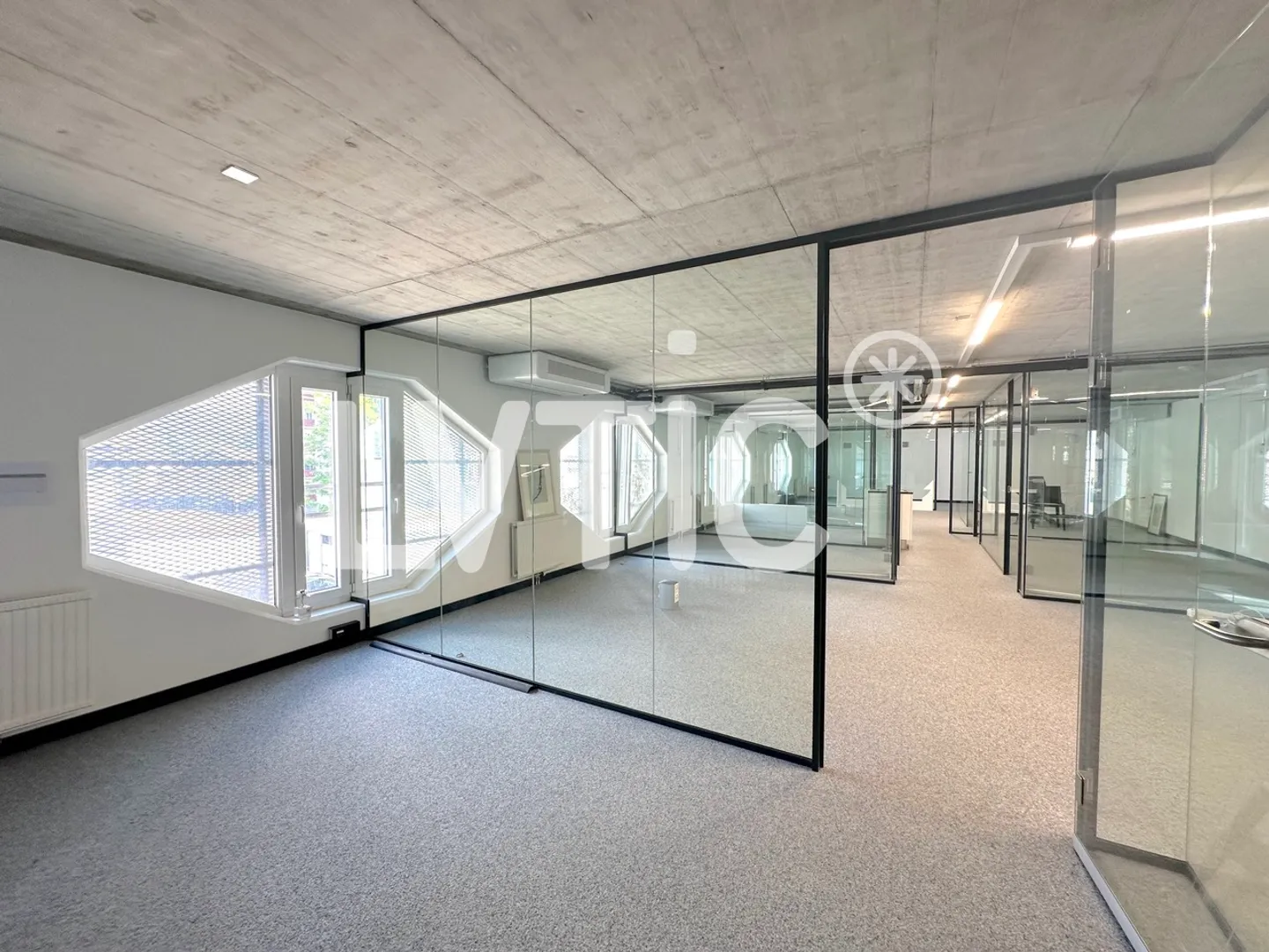 Uffici, locali di 325 m2 in affitto a Yverdon-les-Bains - Foto 4 di 7