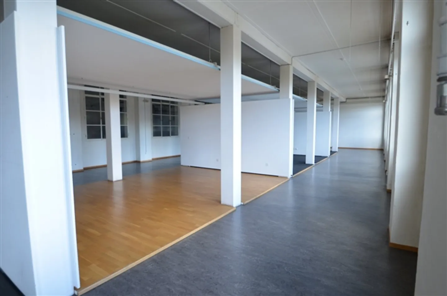 Votre entreprise / entrepôt situé au centre de la gare de Biglen - Photo 1 sur 5