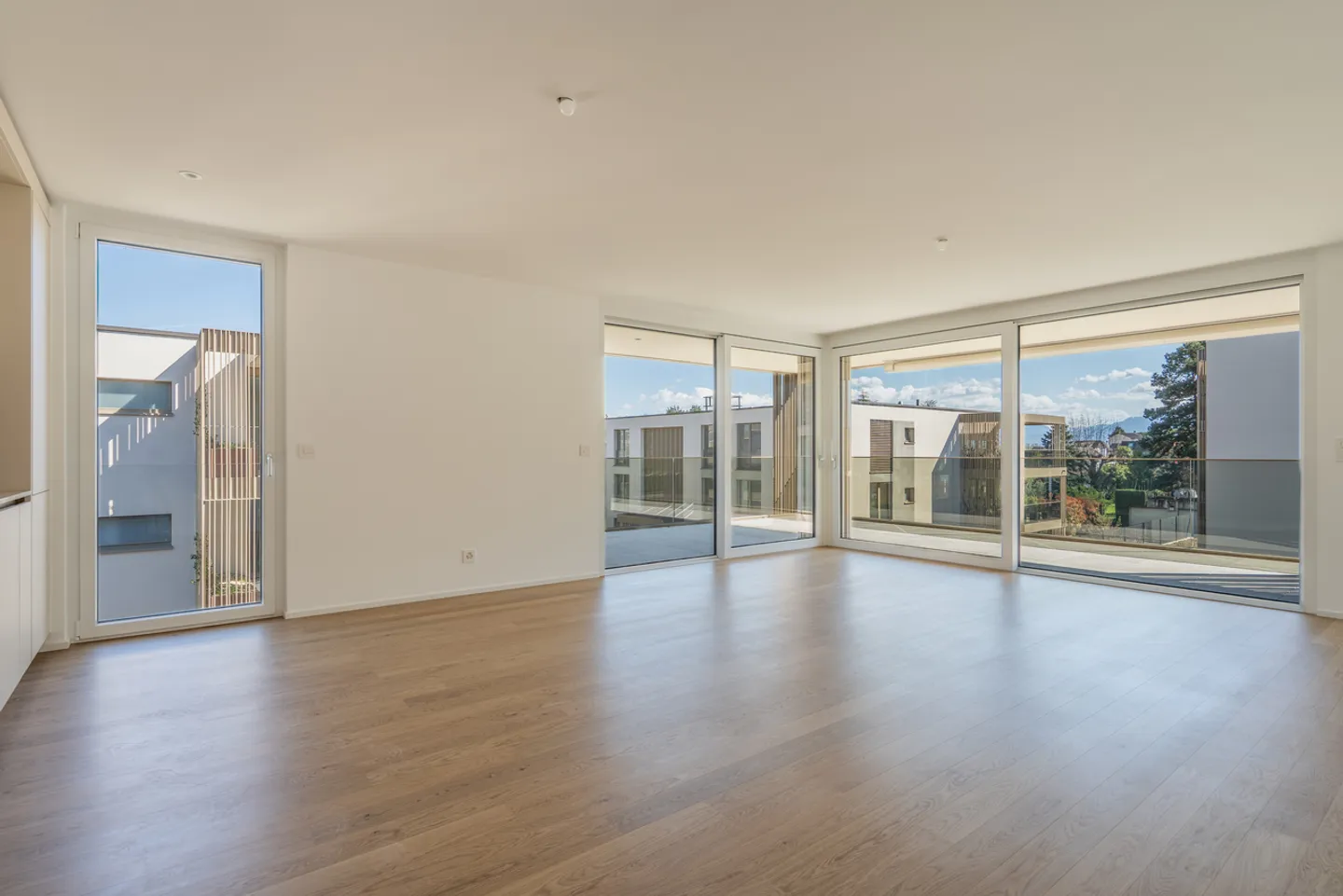 Schönes Apartment mit Balkon - Foto 2 von 7
