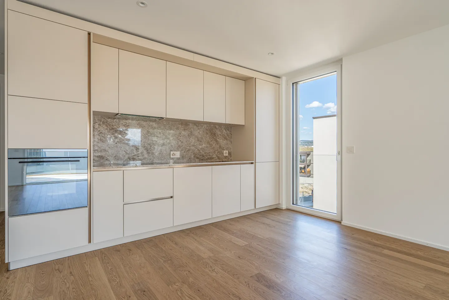 Schönes Apartment mit Balkon - Foto 3 von 7