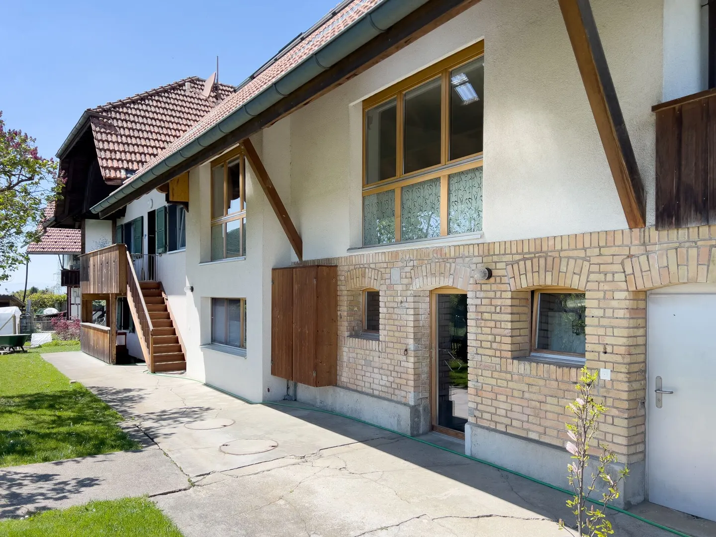 Spacious 3.5-room apartment in rural surroundings with balcony and garden share - Photo 17 of 18