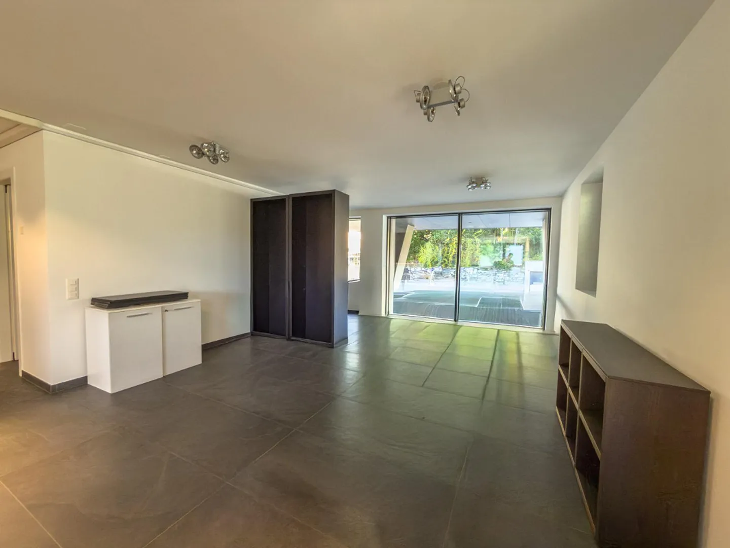 Open space office in Massagno with street-facing windows and 3 parking spaces - Photo 4 of 7