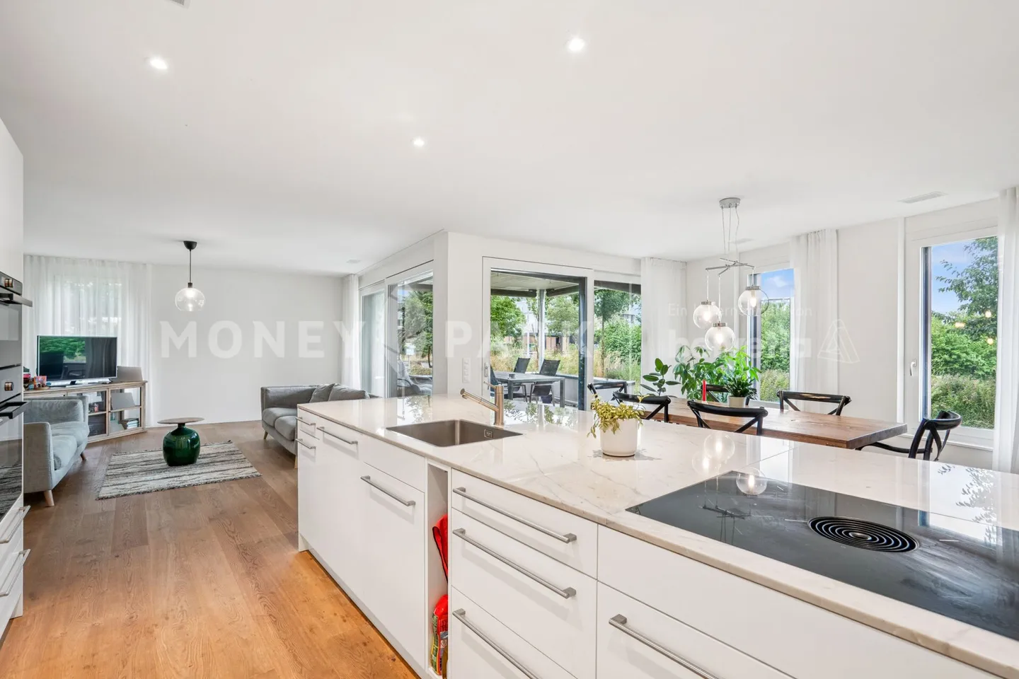 Moderno appartamento giardino di 4,5 stanze con un posto auto in garage sotterraneo incluso - Foto 5 di 13