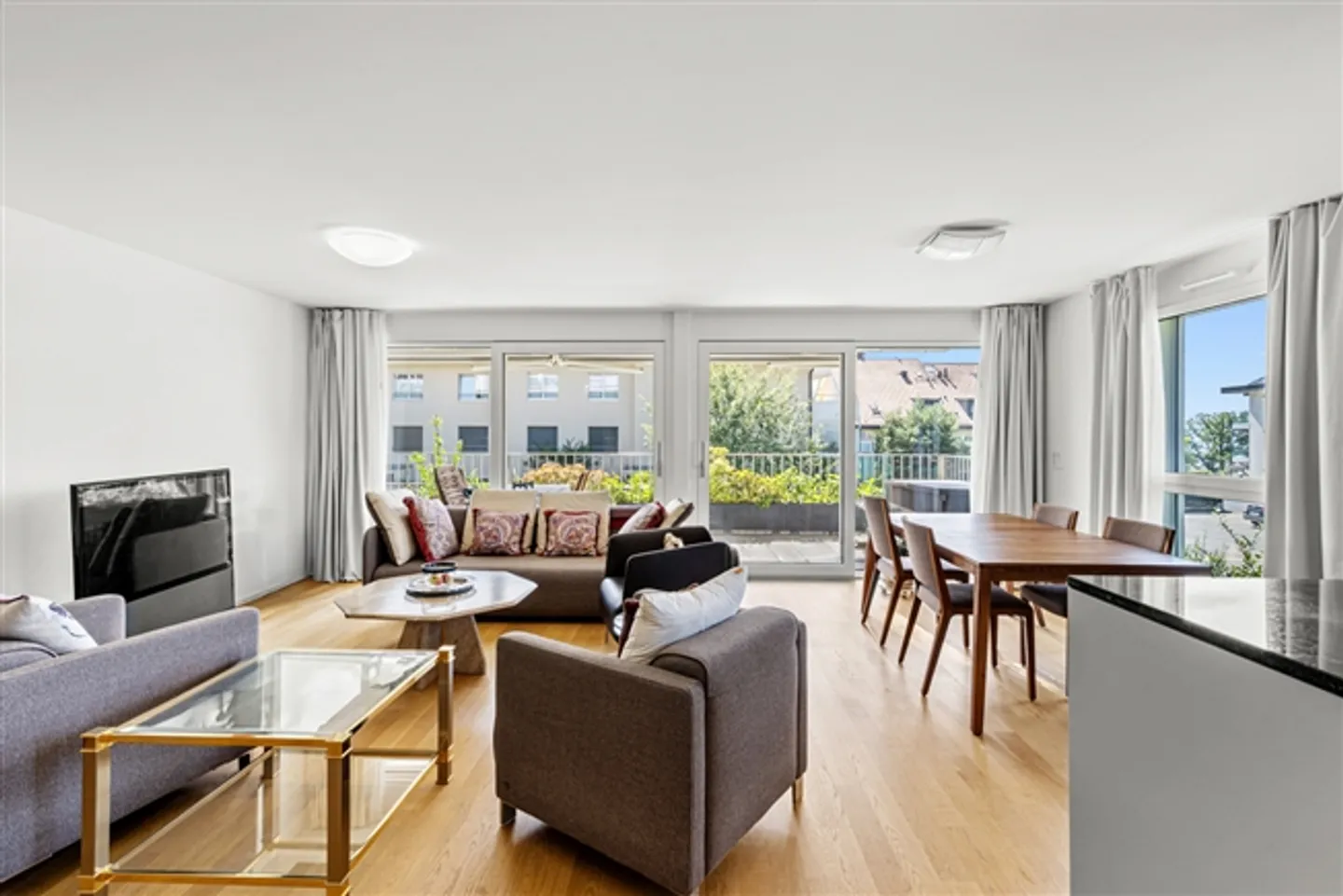 Appartement luxueux de 4,5 pièces au centre de St-Légier - Photo 2 sur 14