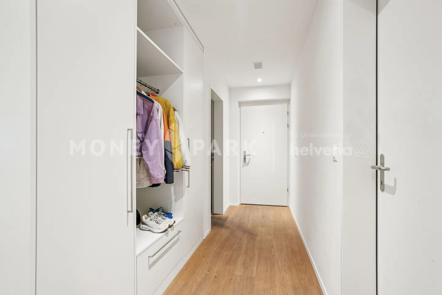 Moderno appartamento giardino di 4,5 stanze con un posto auto in garage sotterraneo incluso - Foto 3 di 13