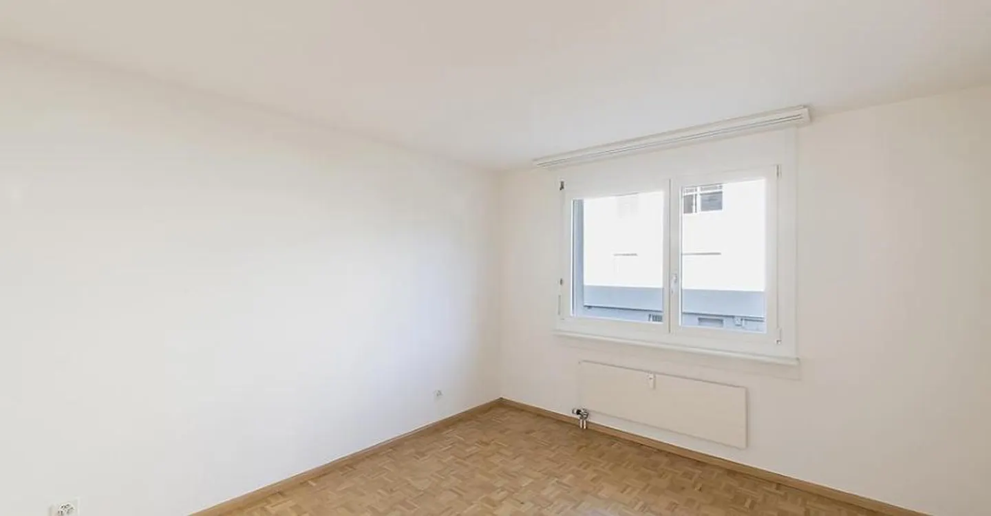 ***3'ZWG**Brand New Kitchen and Bathroom**30m2 Living/Dining**14m2 Balcony - Photo 7 of 10