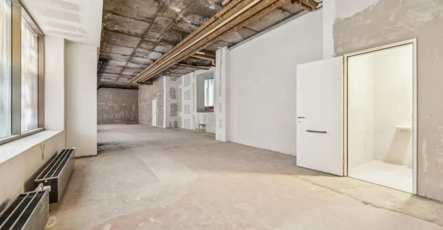 Attractive commercial space in a central location - Steinentorstrasse 14, Basel - Photo 2 of 9