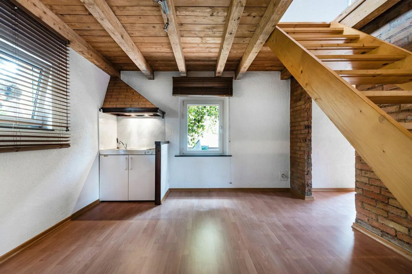 Charmantes Atelier in Bottighofen - Foto 3 von 11