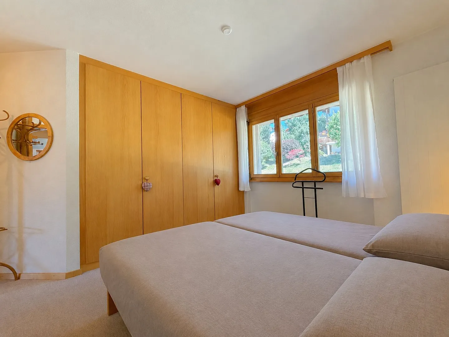 Sunny Apartment with Mountain View - Photo 4 of 5