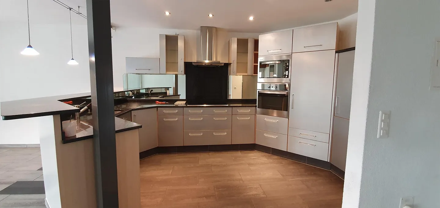 Belle appartement de 4,5 pièces avec des caractéristiques spéciales à Jegenstorf - Photo 2 sur 20