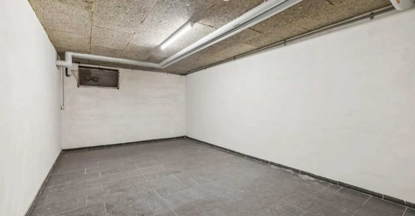 Attractive commercial space in a central location - Steinentorstrasse 14, Basel - Photo 8 of 9