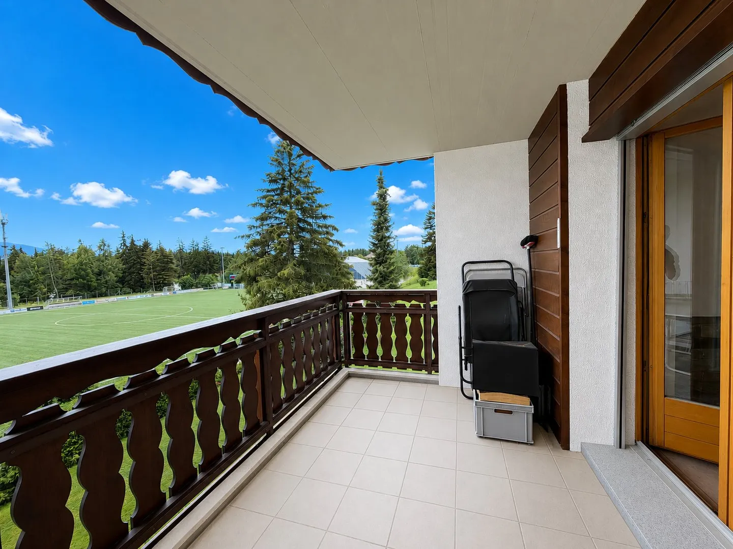Sunny Apartment with Mountain View - Photo 5 of 5