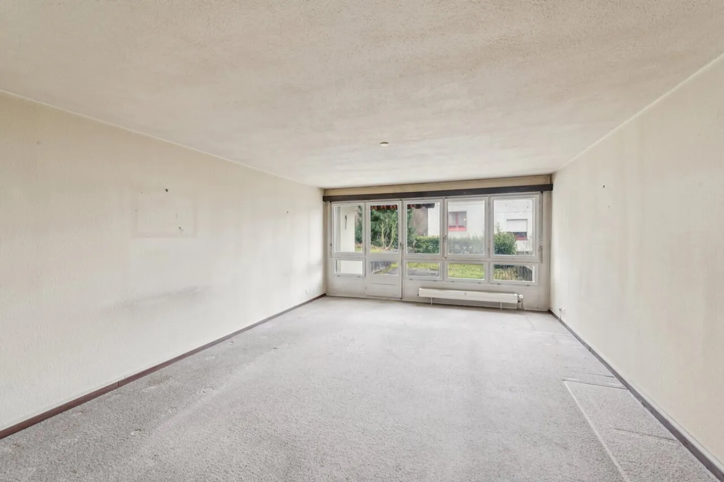 Cozy Living Seeks Craftsman - Photo 2 of 10