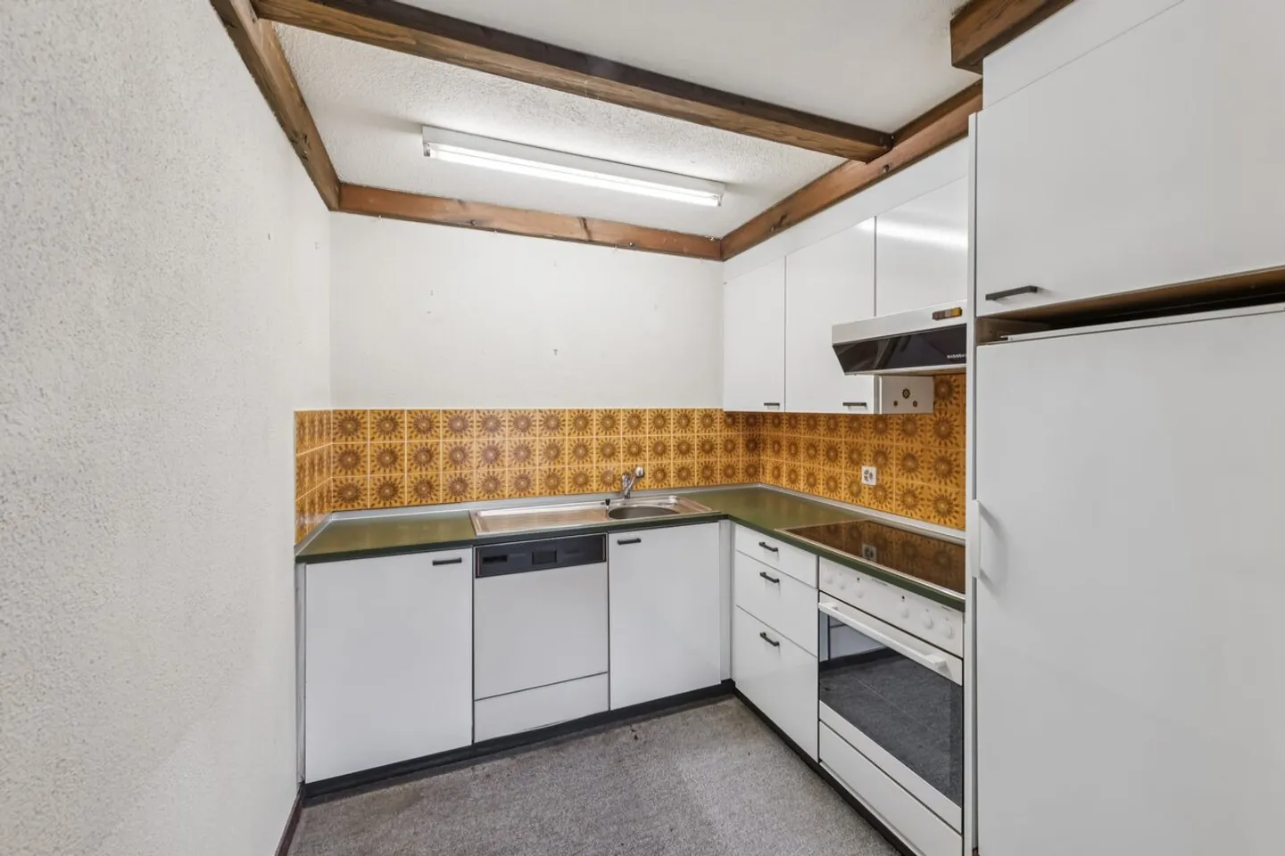 Cozy Living Seeks Craftsman - Photo 3 of 10