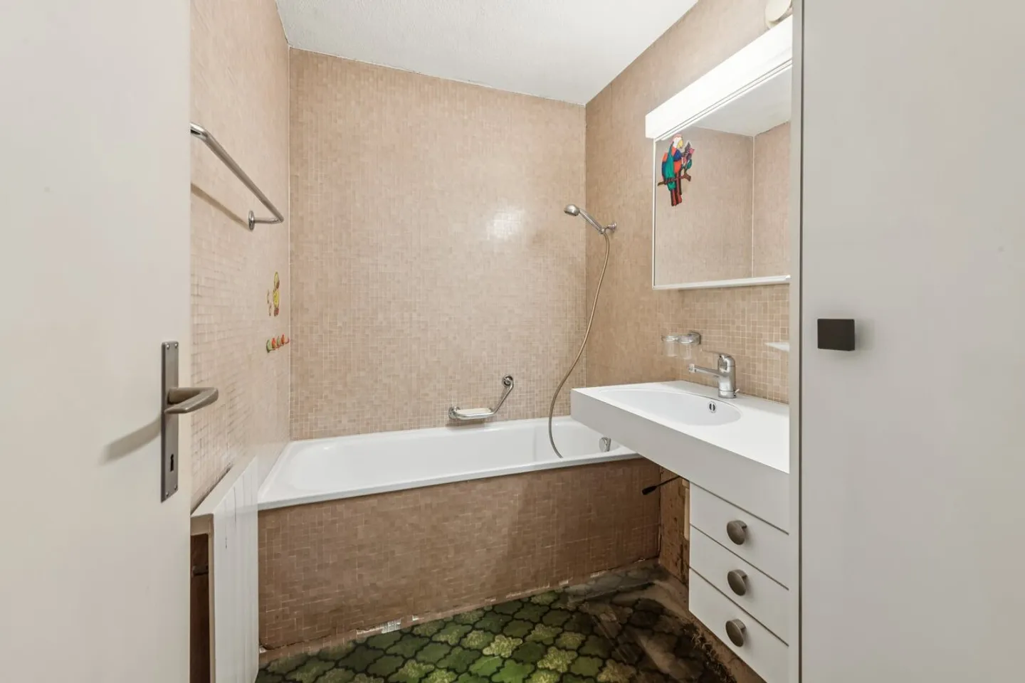 Cozy Living Seeks Craftsman - Photo 7 of 10