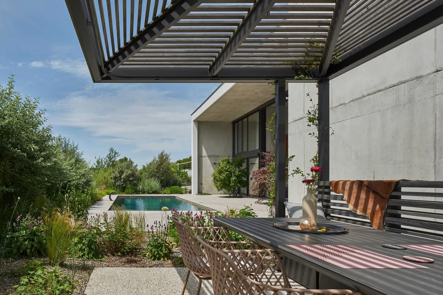 THE FRAME - Timeless Design. A Home with Corners and Edges. - Photo 7 of 17