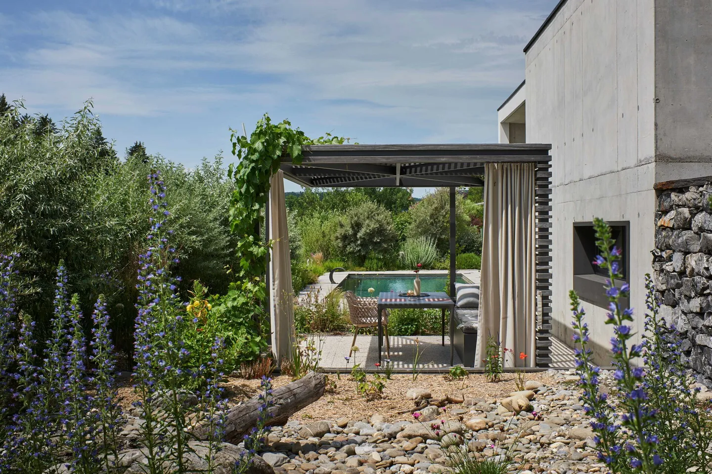 THE FRAME - Timeless Design. A Home with Corners and Edges. - Photo 8 of 17