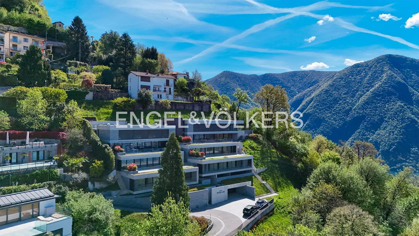 Vista lago a 180°, piscina interna e spa privato al Monte Bré - Foto 6 di 9