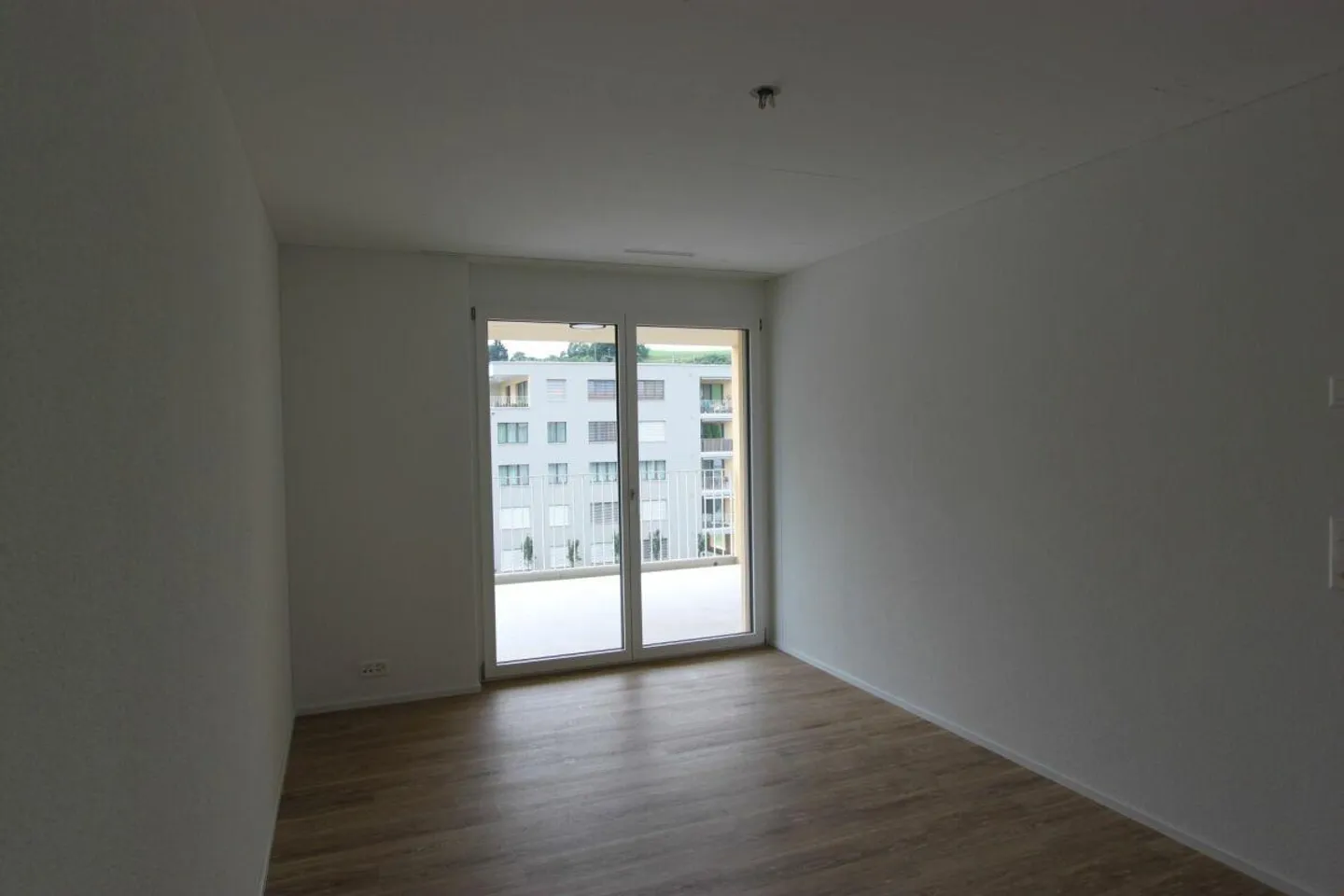Appartement moderne de 4,5 pièces à Immensee - Photo 3 sur 8
