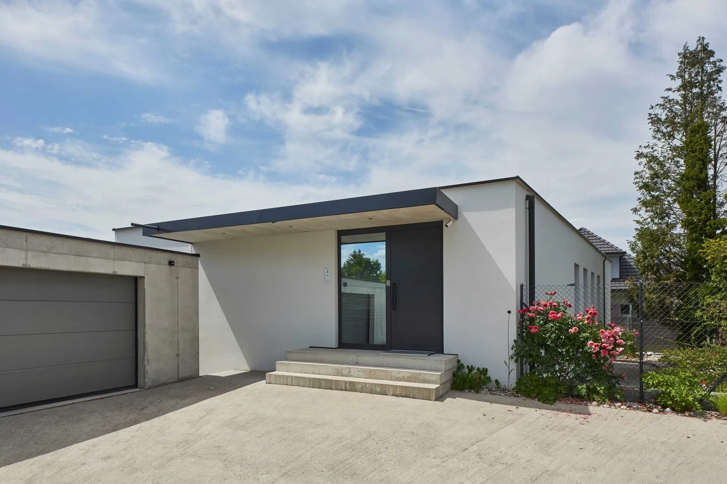 THE FRAME - Timeless Design. A Home with Corners and Edges. - Photo 17 of 17