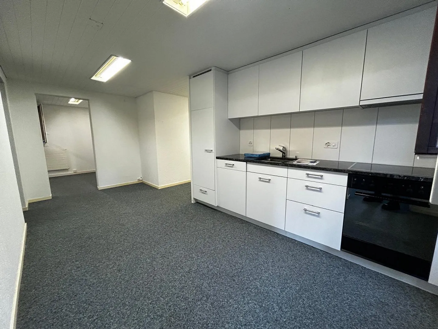 3-Room Office Space for Sole Entrepreneurs or Small Companies - Photo 5 of 8