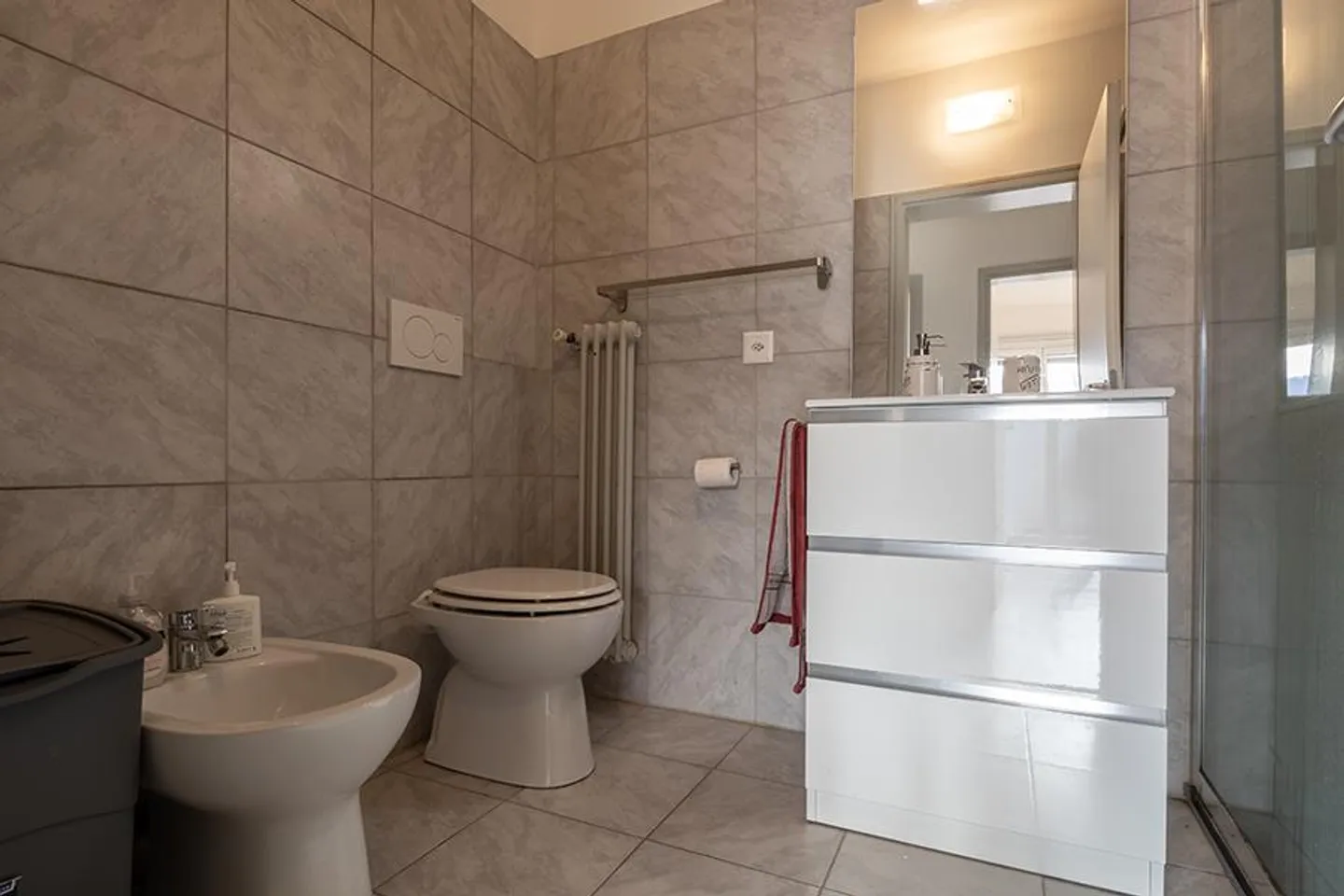 COMODO 4,5 LOCALI A BALERNA - Foto 18 di 19