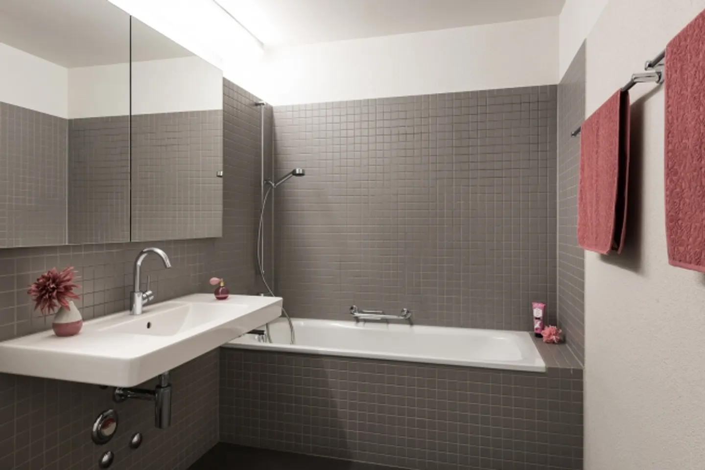 Spacious Living in a Central Location *Rent without Deposit* - Photo 6 of 8