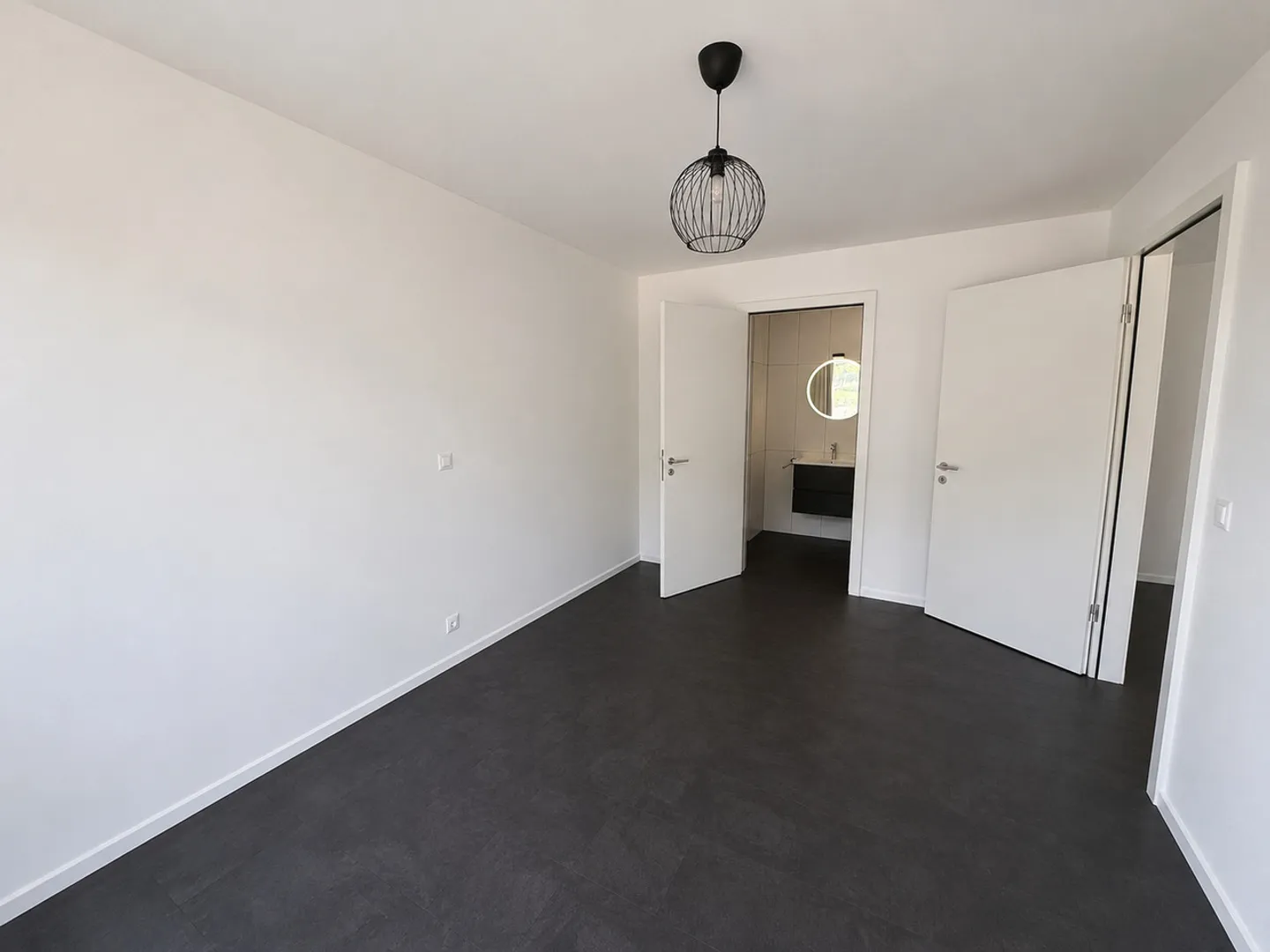 Büros / modernes Büro mit 3,5 Zimmern im 4. Stock - Foto 3 von 9